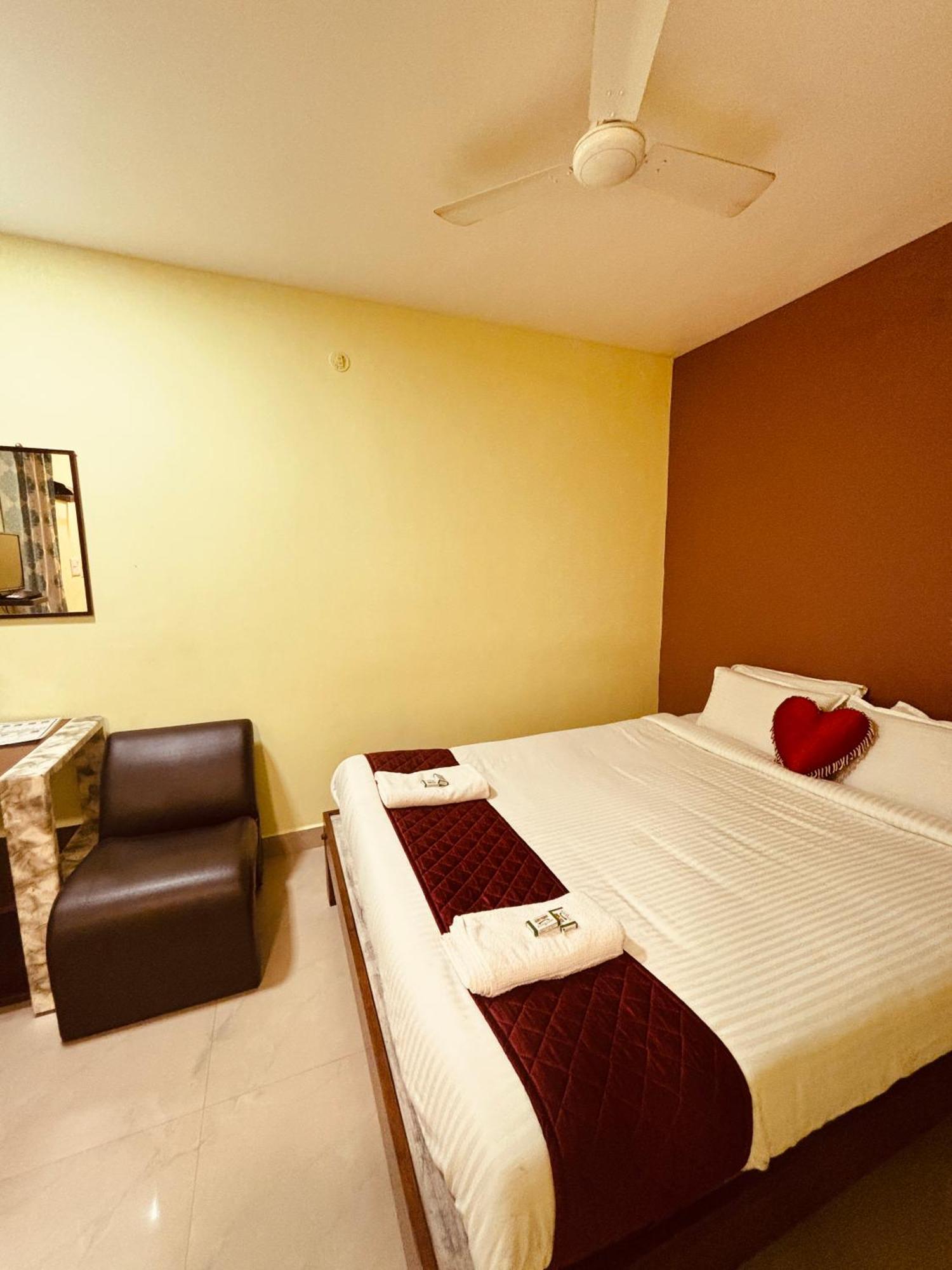 Serenity Sands Beach Resort Inn Puducherry Exterior foto